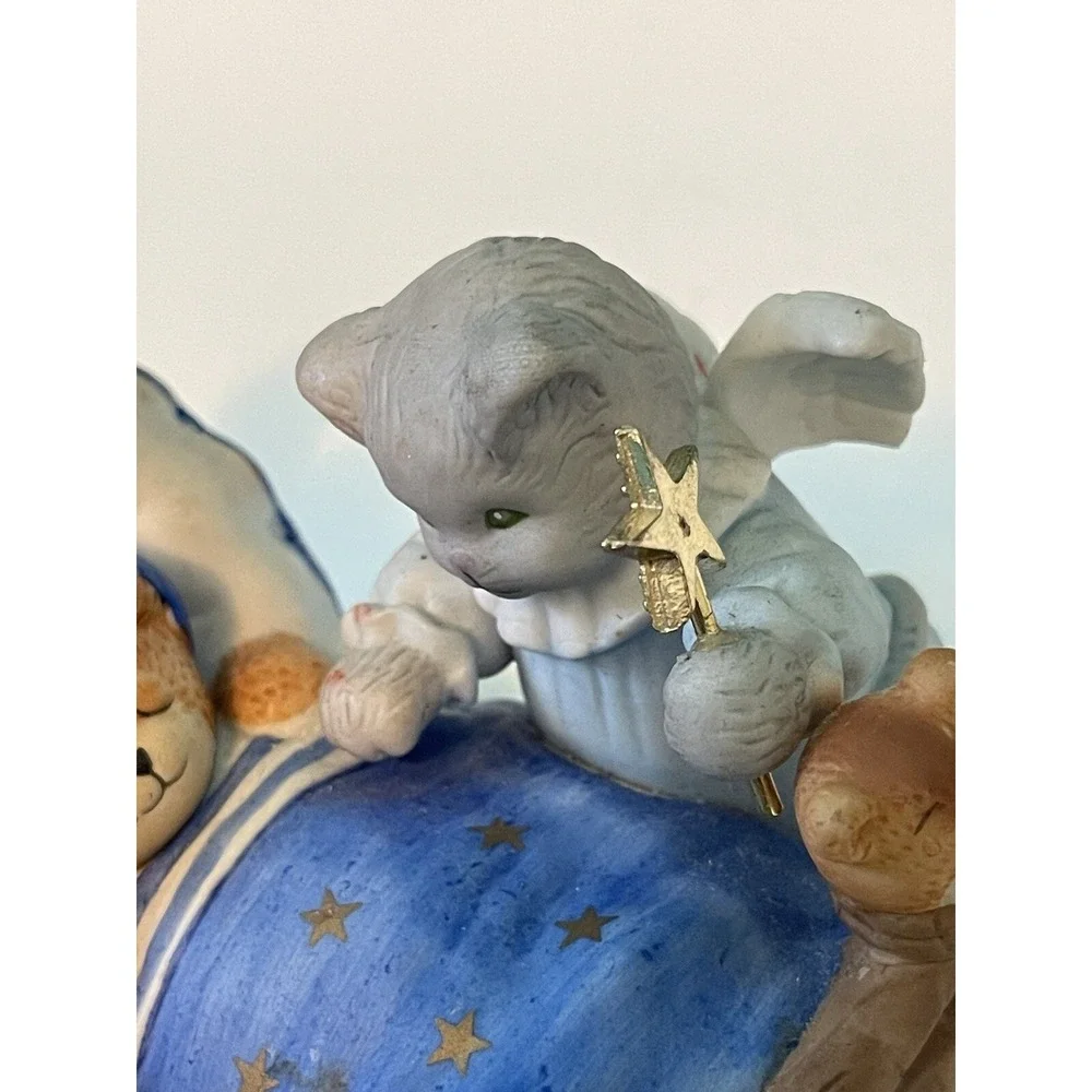 Lucy‎ Rigg Enesco 1989 Sankyo Music Box Bear in Bed